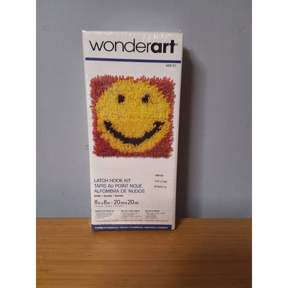 Wonderart Smiley Face‎ Latch Hook Kit. 8"× 8". SEALED